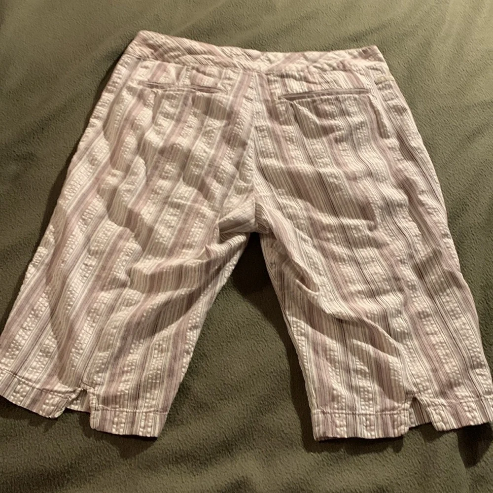 Columbia “River Resort” striped shorts. Inseam 12 inches. Size 8 - Picture 7 of 12